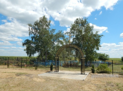 Братья из Уваровского района благоустроили поселковое кладбище на собственные средства 