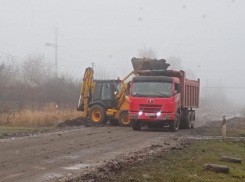 Ведущую к кирсановскому мусорному полигону дорогу привели в порядок