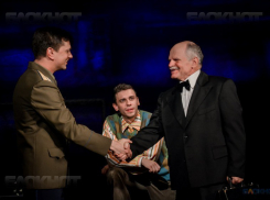 65-летний юбилей празднует сегодня народный артист РФ Юрия Томилин 