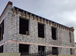 В Тамбове на территории памятника архитектуры собственник земли строит новое здание