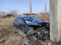 В Первомайском районе автомобиль отлетел в столб после столкновения