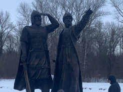 Памятник отцам-основателям Мичуринска не соответствует эпохе?