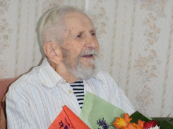 Старейшего подводника России поздравили с профессиональным праздником 