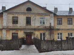 Власти Котовска попытались переселить две семьи из аварийного жилья в одну квартиру