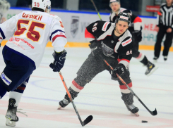 ХК «Тамбов» прервал серию домашних поражений крупной победой над «Соколом»