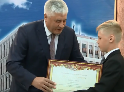 Награду 11-летнему моршанцу вручил министр МВД  России Владимир Колокольцев  
