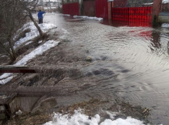 Вода наступает на населенные пункты региона. Введен режим повышенной опасности 