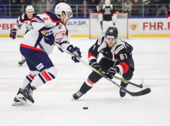 ХК «Тамбов» не смог удержать преимущество в 2 шайбы в матче с «Кристаллом»