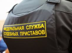 Судебные приставы изъяли выручку тамбовского салона красоты за долги по налогам