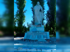 В Жердевском районе после жалоб жителей отреставрируют и переместят разрушающийся памятник воину-победителю