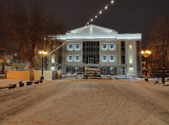 Тамбовскую филармонию подсветили к праздникам