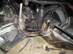 Легковушка в «хлам», фура на боку: ужасная авария в Мордовском районе унесла жизнь водителя   