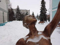 В Мичуринске поставили памятник балерине