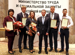 Кондитер из «Гренка» получил награду из рук министра труда