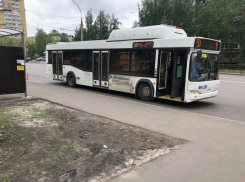 Пожилая тамбовчанка попала в больницу после падения в салоне автобуса № 50
