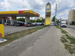 На заправках «Роснефти» в Тамбовской области ввели ограничение на продажу топлива