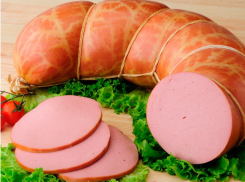 В тамбовской «Докторской» колбасе помимо мяса и сои нашли незаявленные «водоросли» и «смолу»