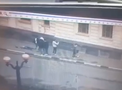 В центре Тамбова возле ресторана «Бирлогово» 25-летнему парню пробили голову