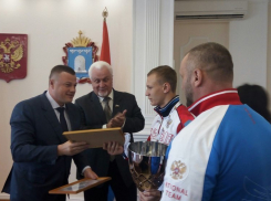 Губернатор поздравил тамбовского чемпиона Европы по боксу 
