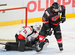 «Молот» обломал зубы тамбовским «волкам»