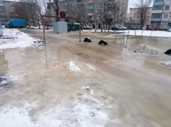 Коммунальное бедствие на Моршанском шоссе в Тамбове продолжается: обнаружены новые «родники», пропала горячая вода 