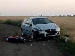 В Тамбовской области 13-летняя девочка на мотоцикле сломала обе ноги в ДТП на полевой дороге