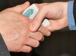 Жителя Уварово оштрафовали на 210 тысяч рублей за вождение авто в нетрезвом виде и дачу взятки инспектору ДПС 