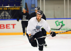 ХК «Тамбов» сыграет с «Нефтяником»