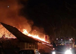 Пожар в Ласках унёс жизнь мужчины, ещё один человек госпитализирован