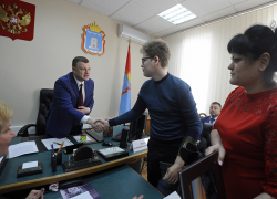 Глава региона встретился с восстанавливающимся после тяжелого ДТП школьником Кириллом Кузнецовым 