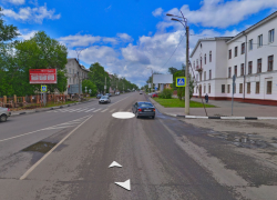 Тамбовчане жалуются на неудобный пешеходный переход возле кольца на Комсомольской площади