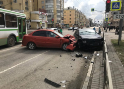 Двое детей получили травмы в аварии в центре Тамбова