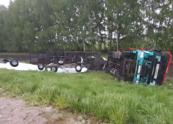 В Сампурском районе произошло смертельное ДТП с перевернувшимся автовозом