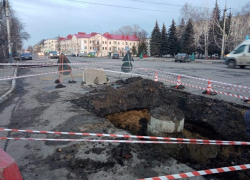 При восстановлении дорожного полотна на Гастелло использовался строительный мусор