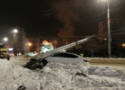 В Тамбове “Хёндэ” повалила столб