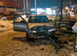Пьяный водитель врезался в дом и сбил двоих в центре Тамбова 