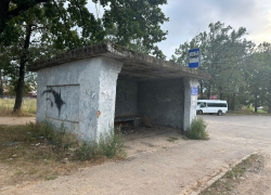 Жители Котовска рассказали Максим Егорову, что их остановочные павильоны превратились в отхожие места