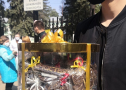 В Тамбове ветеранов в изоляции накормили шоколадками