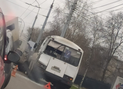 В Тамбове у «ГАЗели» оторвало кузов при столкновении с автобусом