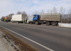 На трассе в Ржаксинском районе произошло тройное ДТП