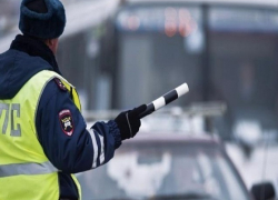 В Кирсанове полицейского протащил за машиной нетрезвый водитель 