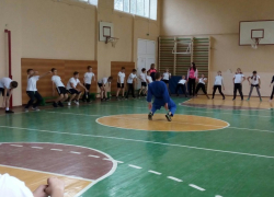 Чемпионскую зарядку с учениками тамбовской школы провел мастер спорта по дзюдо