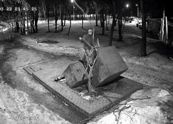 Бывший «чеченец» повредил памятник в котовском Парке воинской славы
