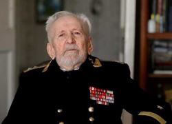 104 года исполнилось сегодня старейшему подводнику России 