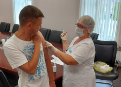 «Тамбовская сетевая компания» вакцинирует своих сотрудников на рабочих местах