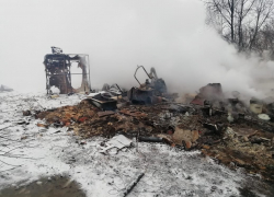 В Тамбовской области в пожаре погибла семья с двумя маленькими детьми