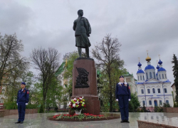 Памятная серебряная монета с образом Зои Космодемьянской запущена в обращение