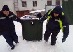 В Тамбовской области снежные завалы осложняют работу коммунальщиков 