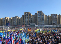Кинологи с собаками, ограждения и запрет парковки: меры безопасности в праздники будут усилены