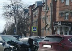 В тройном ДТП в центре Тамбова пострадала девушка